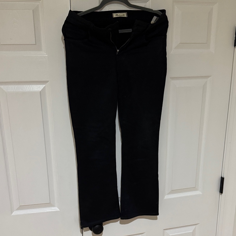 Madewell Women's Straight Leg Jeans in Black - Picture 7 of 13